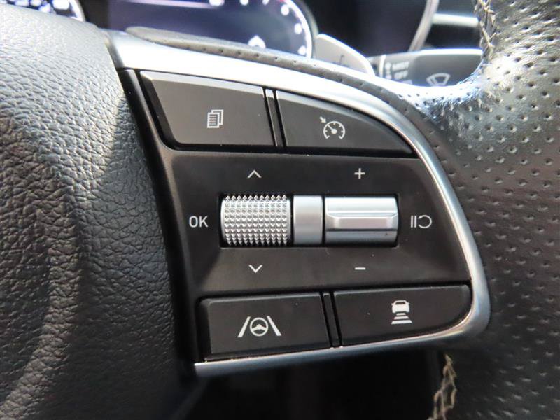 Used 2022 Genesis G70 2.0T w/ Prestige Package RWD image 21