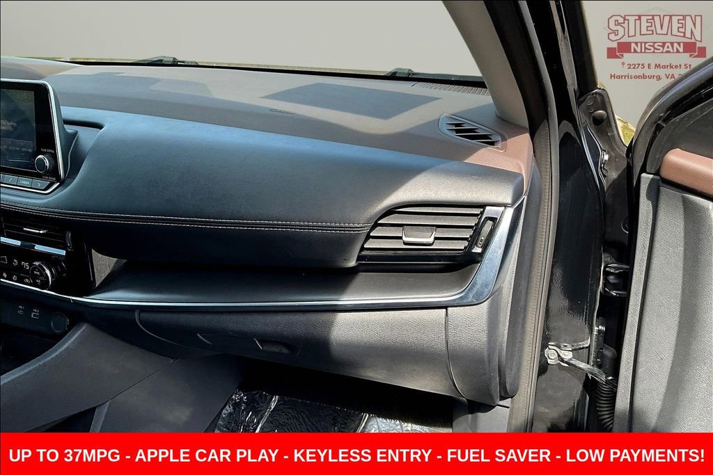 Used 2023 Nissan Rogue SV image 25