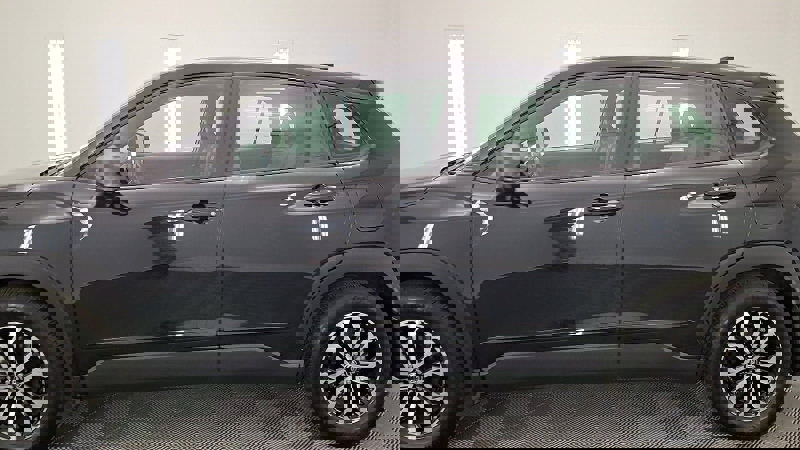 Used 2025 Toyota Corolla Cross AWD Hybrid image 9