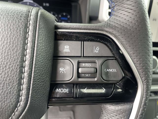 Used 2023 Toyota Sequoia Platinum AWD/4WD image 22