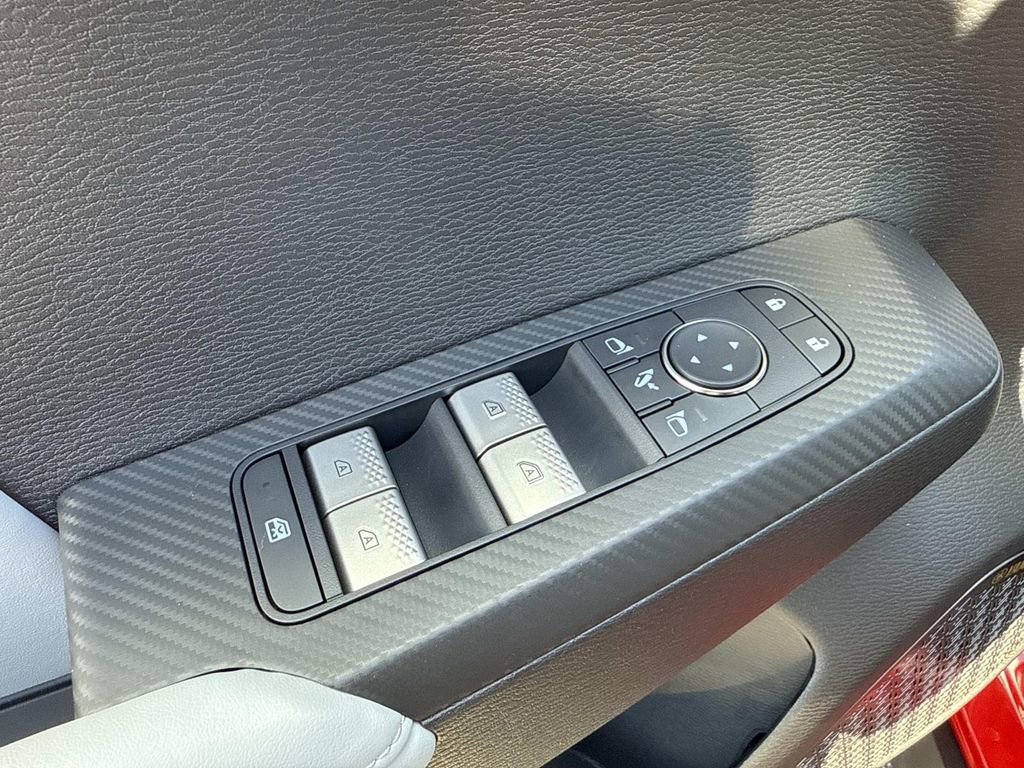 New 2025 Mitsubishi Outlander SE image 19