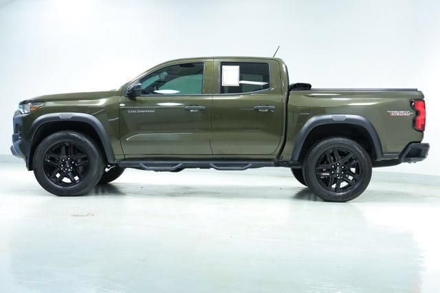 Used 2025 Chevrolet Colorado Trail Boss AWD/4WD image 4