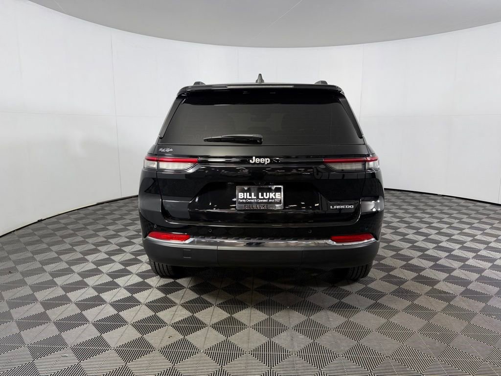 Used 2025 Jeep Grand Cherokee Laredo w/ Luxury Tech Group I image 9