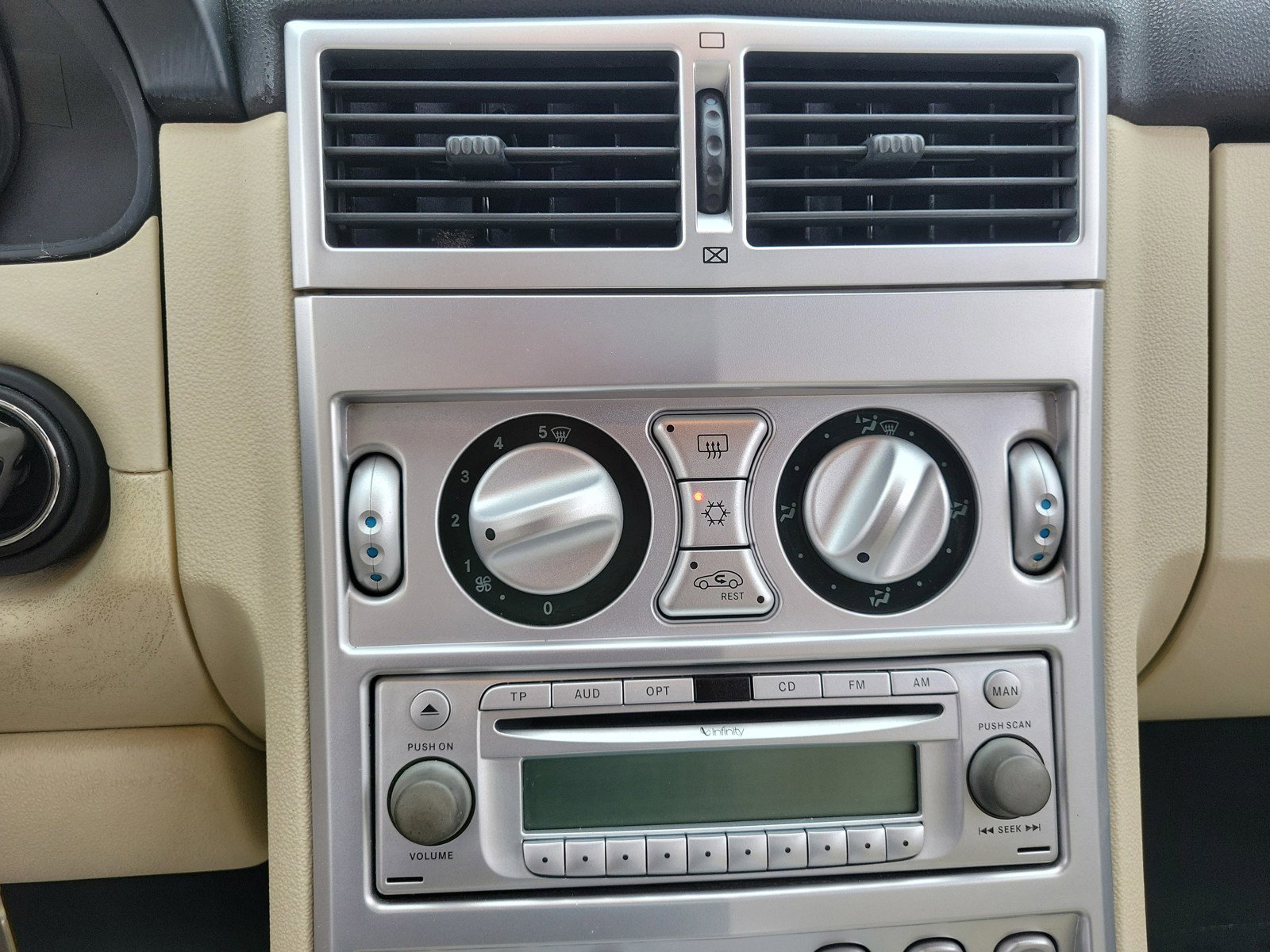 Used 2005 Chrysler Crossfire Limited RWD image 20
