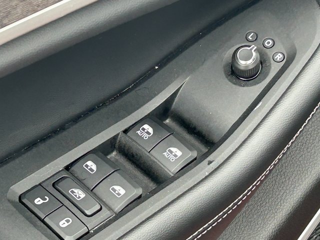 Used 2022 Jeep Grand Cherokee L Limited image 27