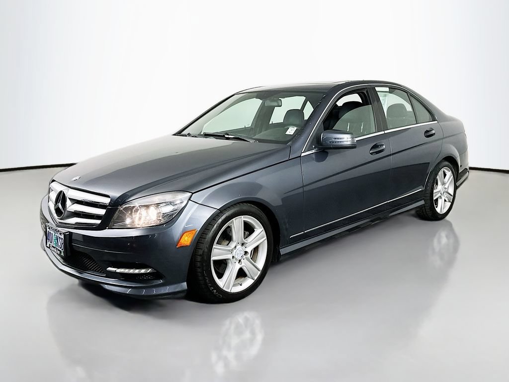 Used 2011 Mercedes-Benz C 300 4MATIC Sedan image 4