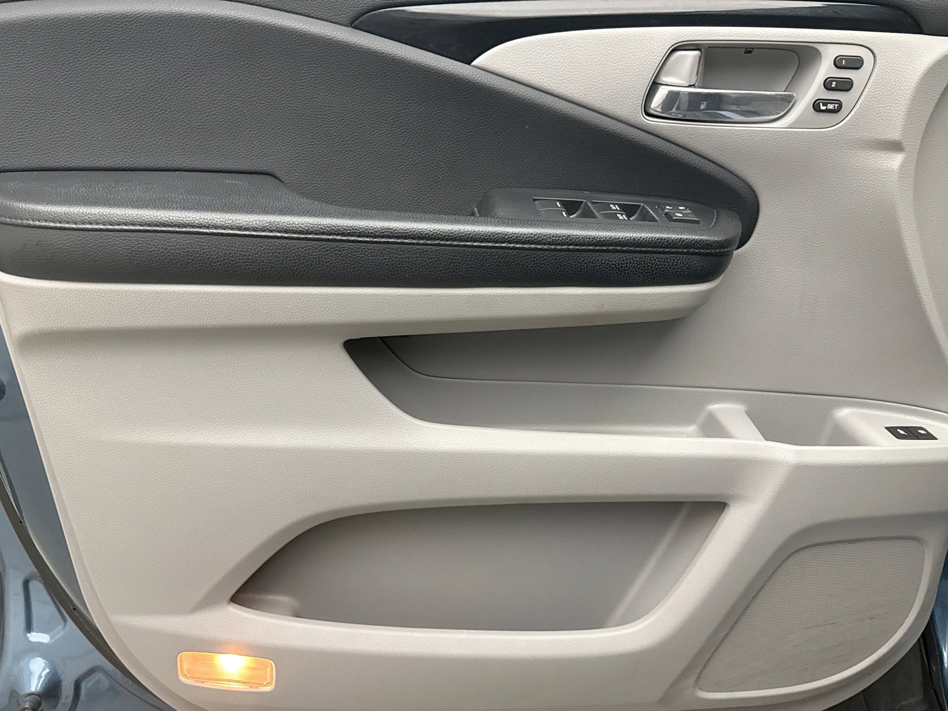 Used 2017 Honda Pilot Elite image 9