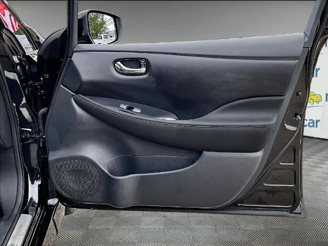 Certified 2025 Nissan Leaf SV Plus FWD image 12