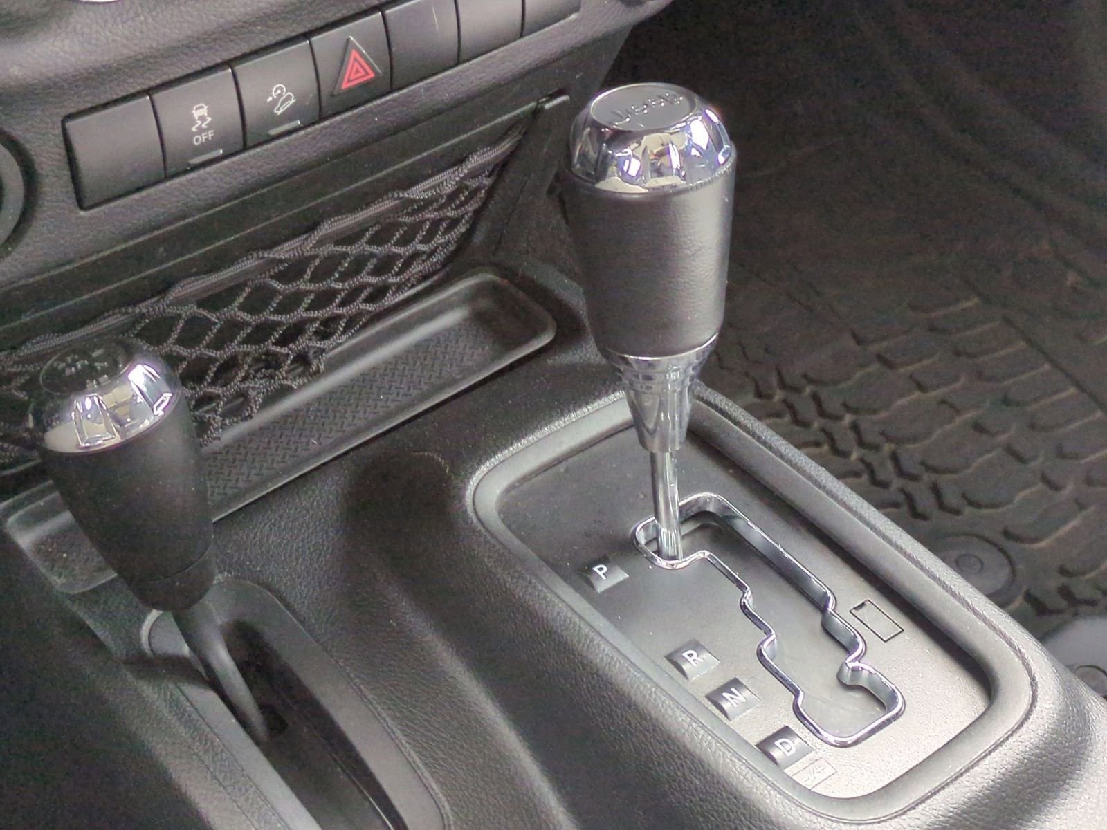 Used 2017 Jeep Wrangler Unlimited Willys image 37