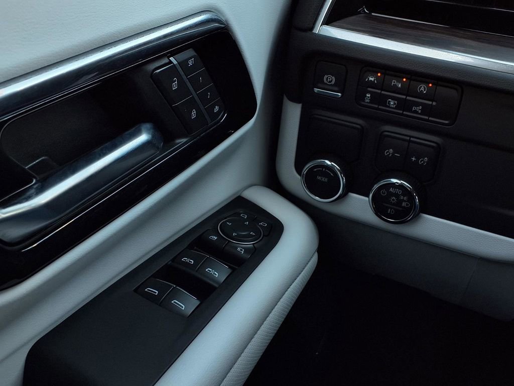 Used 2025 Chevrolet Tahoe Premier image 19