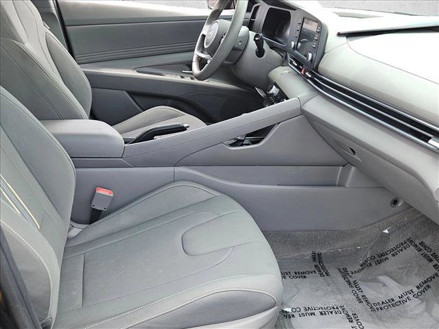 Used 2025 Hyundai Elantra Sport FWD image 26