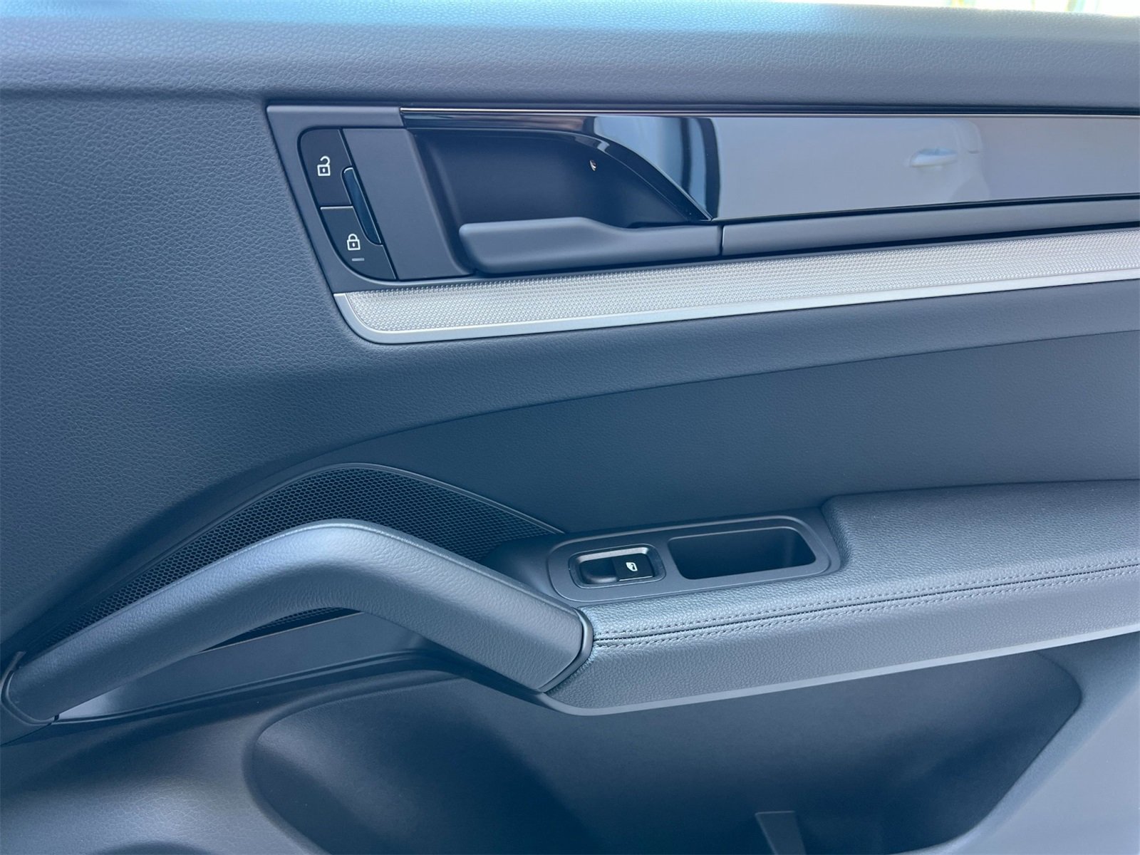 New 2025 Porsche Cayenne image 20