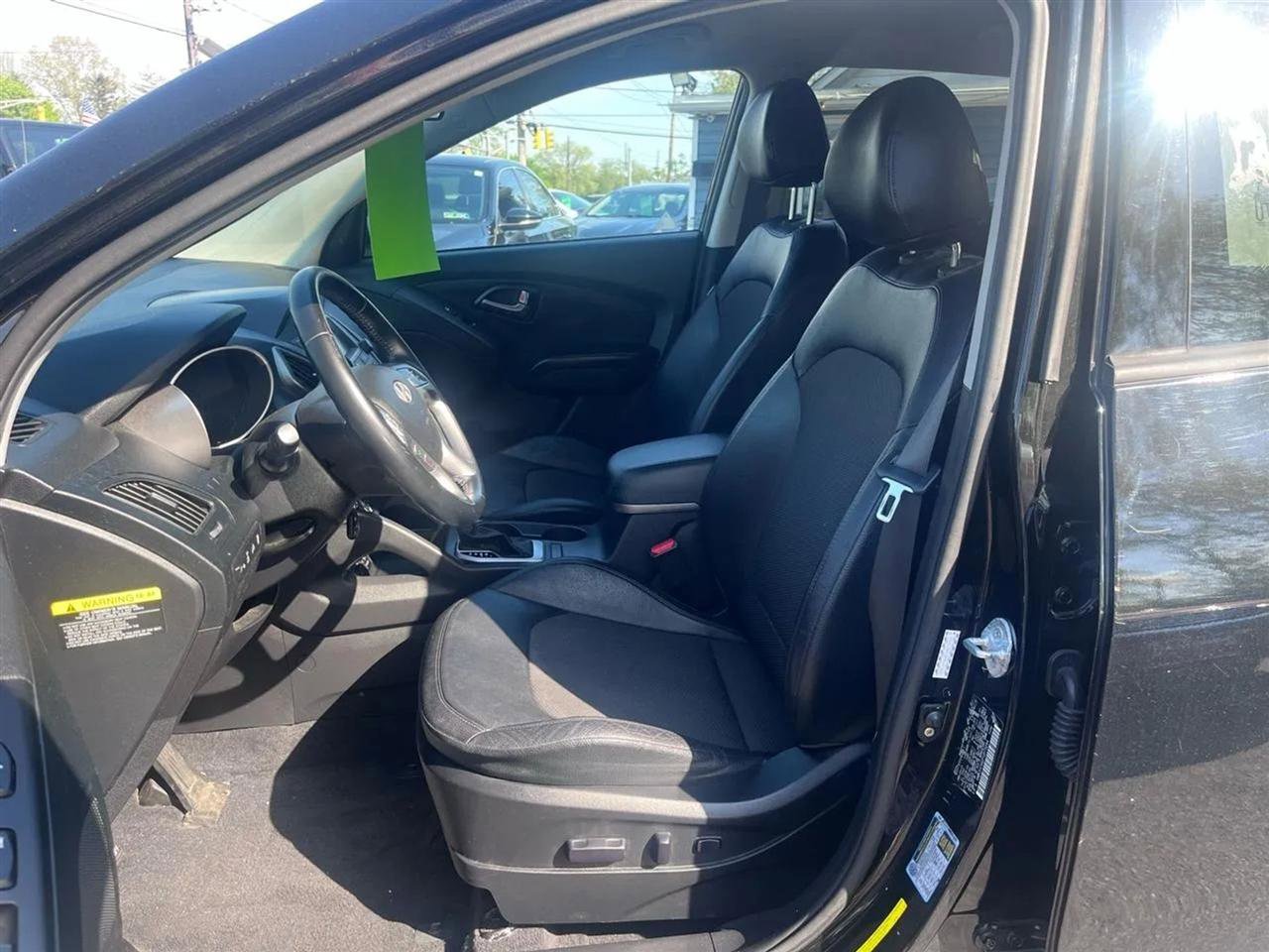 Used 2015 Hyundai Tucson SE AWD/4WD image 10