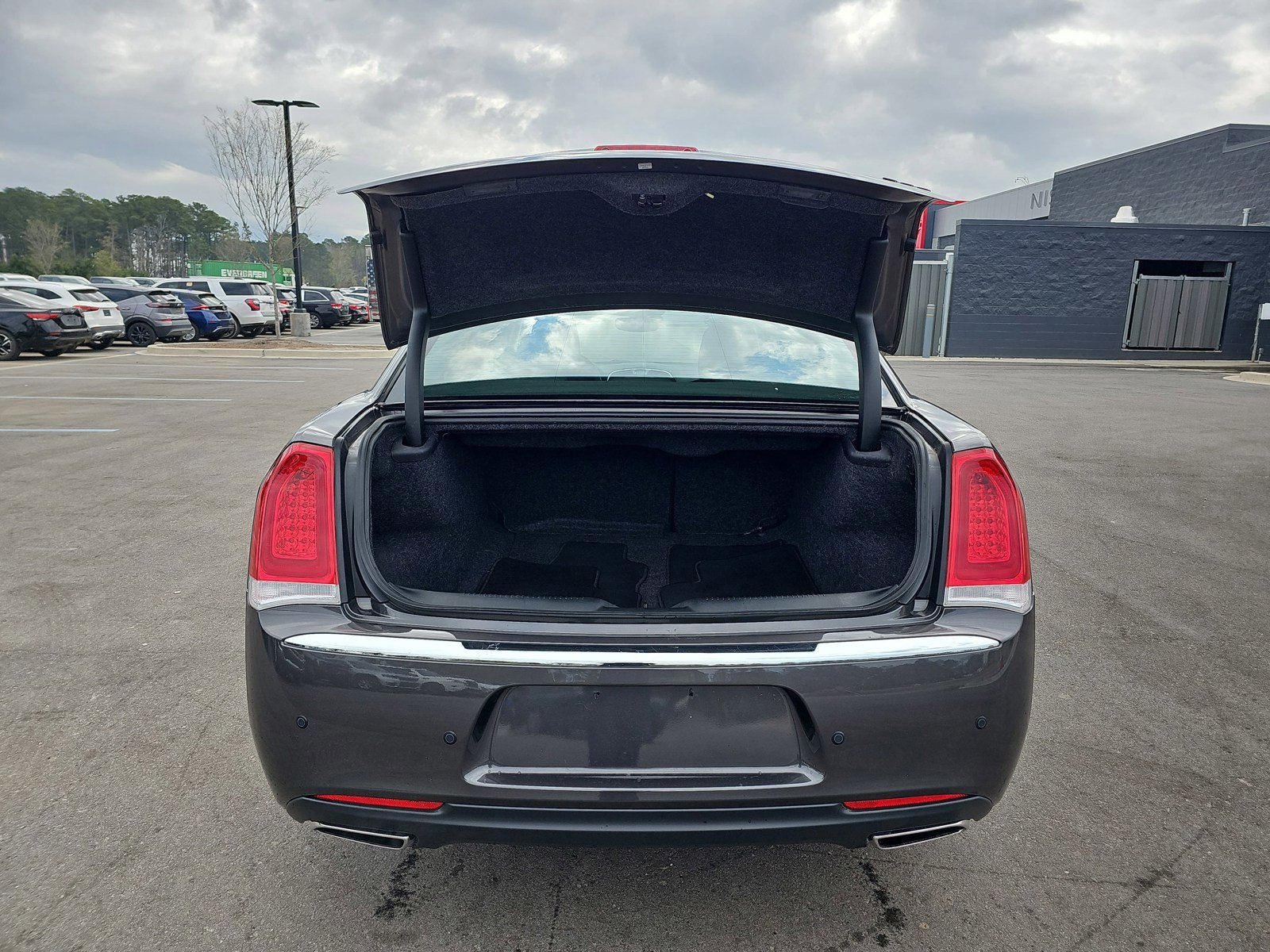 Used 2023 Chrysler 300 Touring RWD image 14