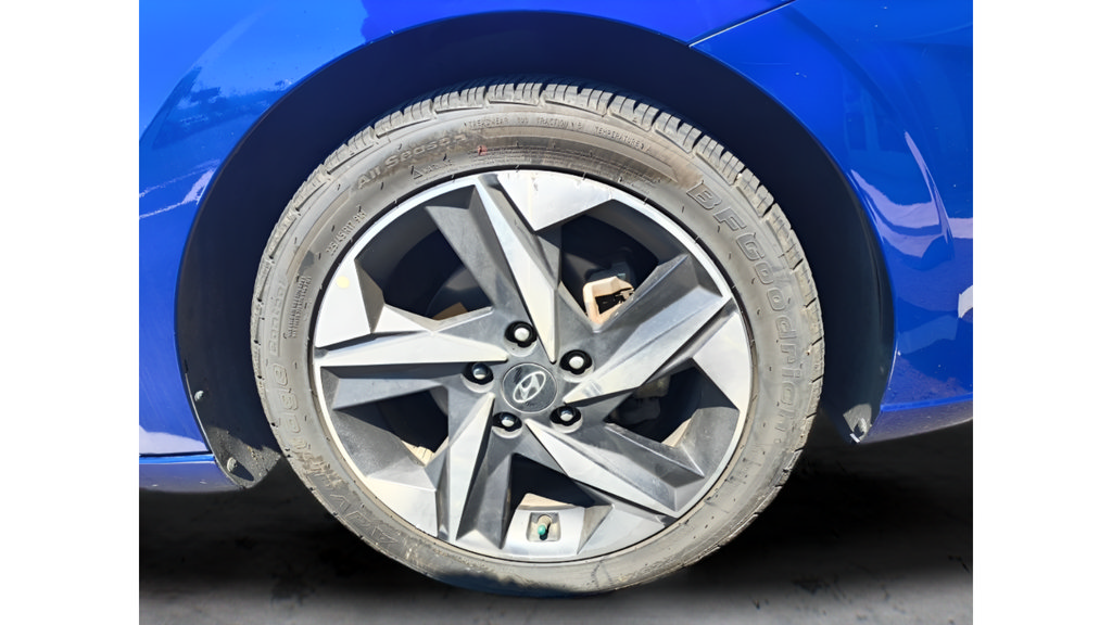 Used 2023 Hyundai Elantra Limited FWD image 53