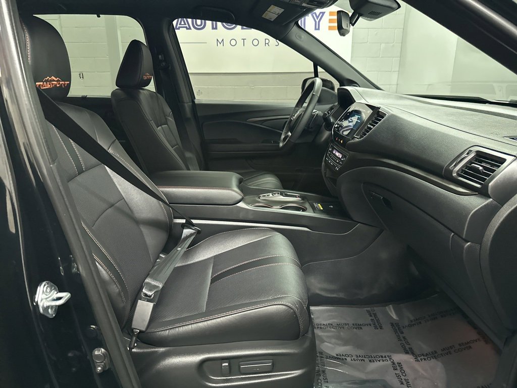 Used 2025 Honda Passport TrailSport image 21