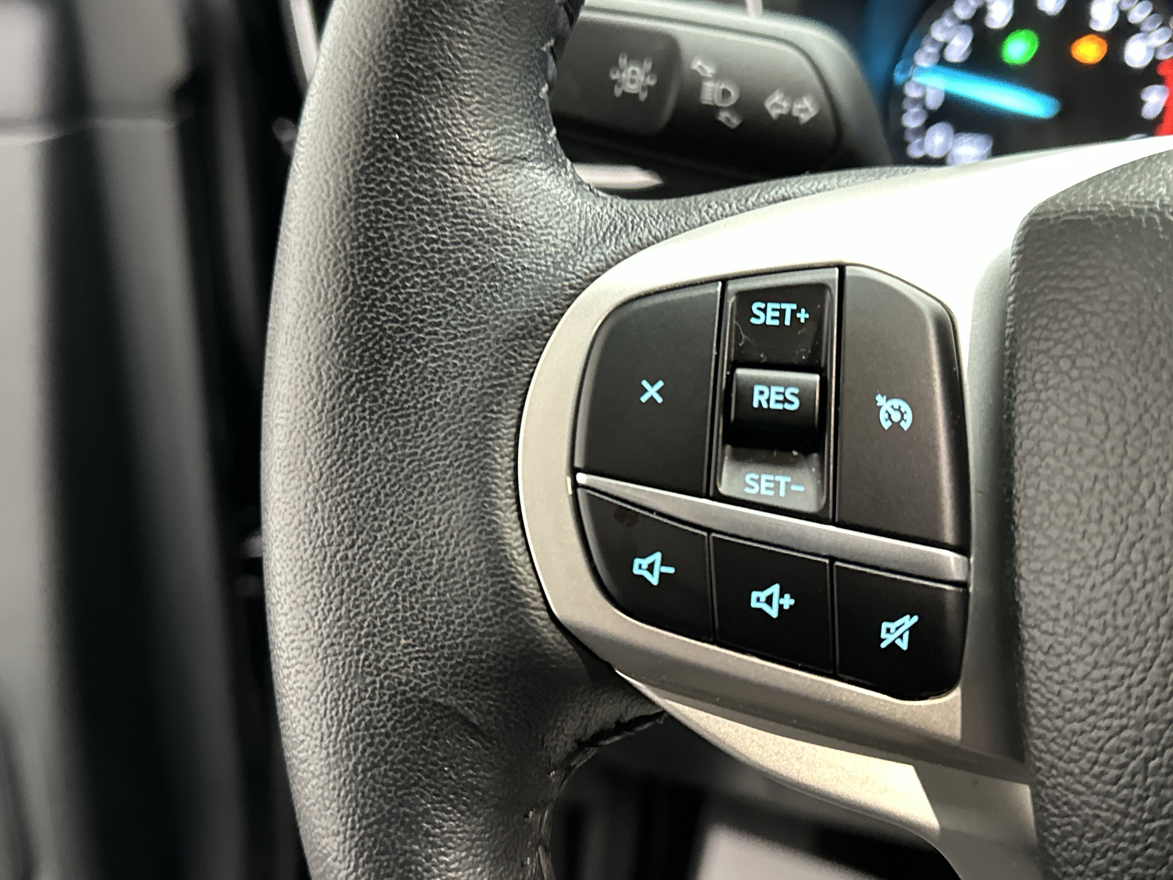 Used 2023 Ford Explorer XLT w/ Equipment Group 202A image 30