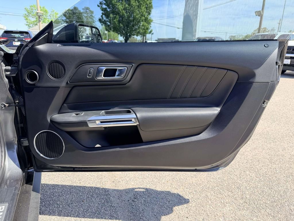 Used 2019 Ford Mustang Premium image 11