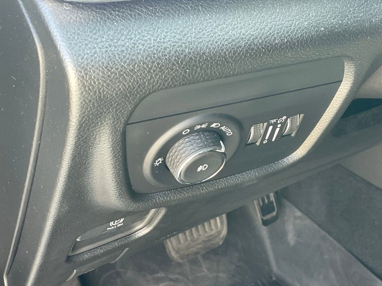 Used 2024 Jeep Grand Cherokee L Summit w/ Advanced Protech Group IV AWD/4WD image 7