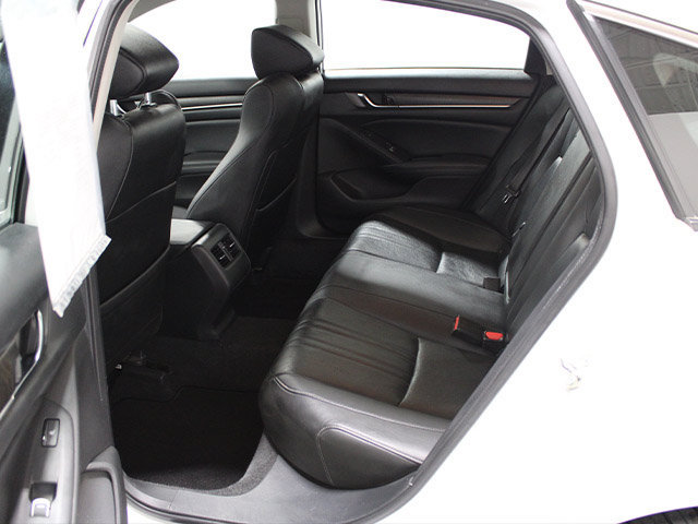 Used 2020 Honda Accord Touring image 16
