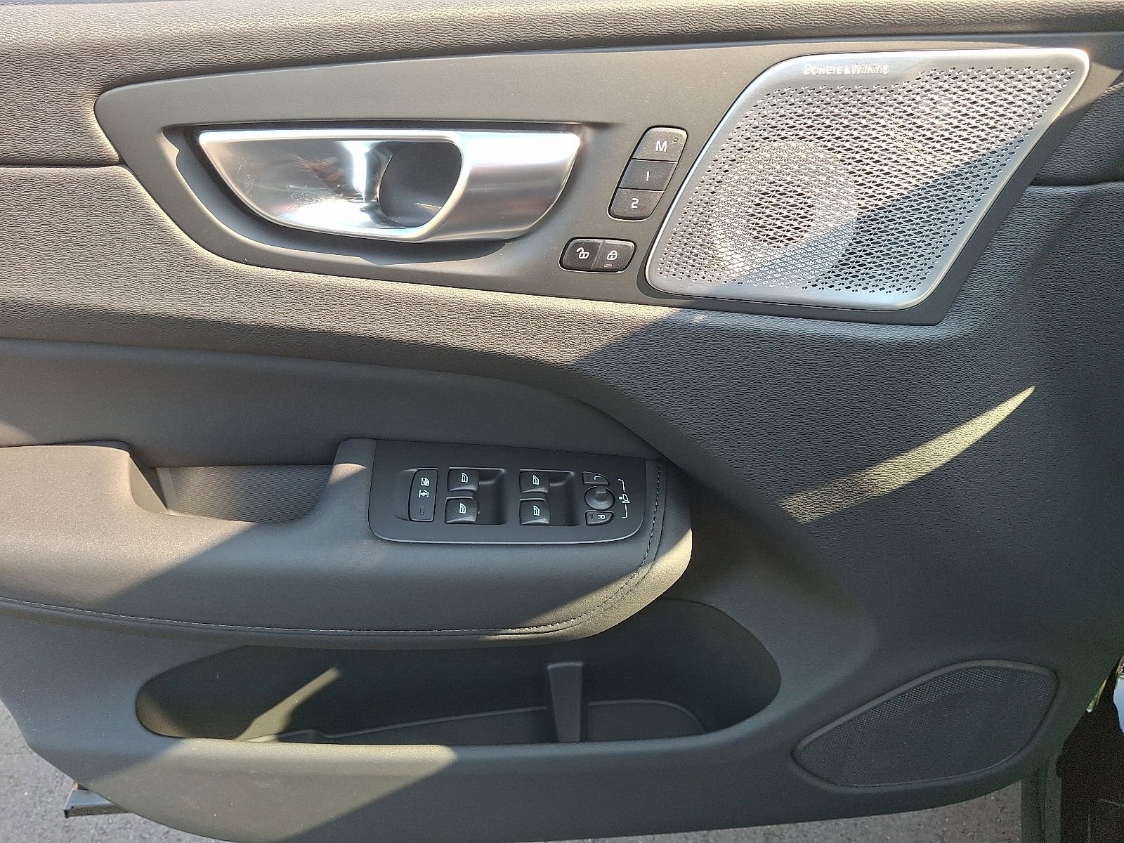 New 2026 Volvo XC60 B5 Ultra w/ Protection Package Premier image 12