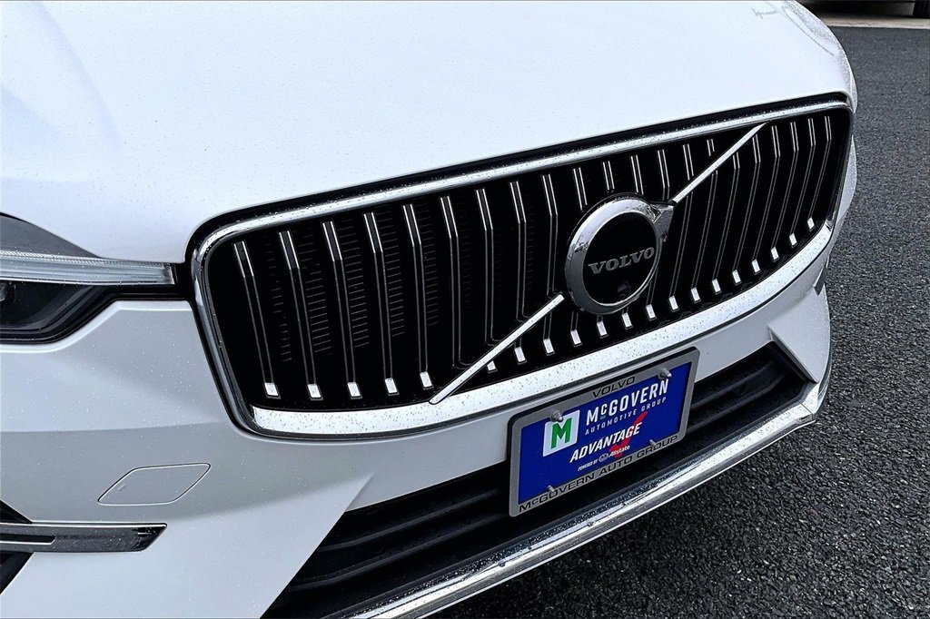Used 2023 Volvo XC60 B5 Plus image 32