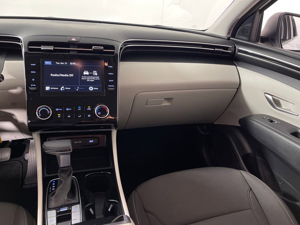 Certified 2024 Hyundai Tucson SE FWD image 17