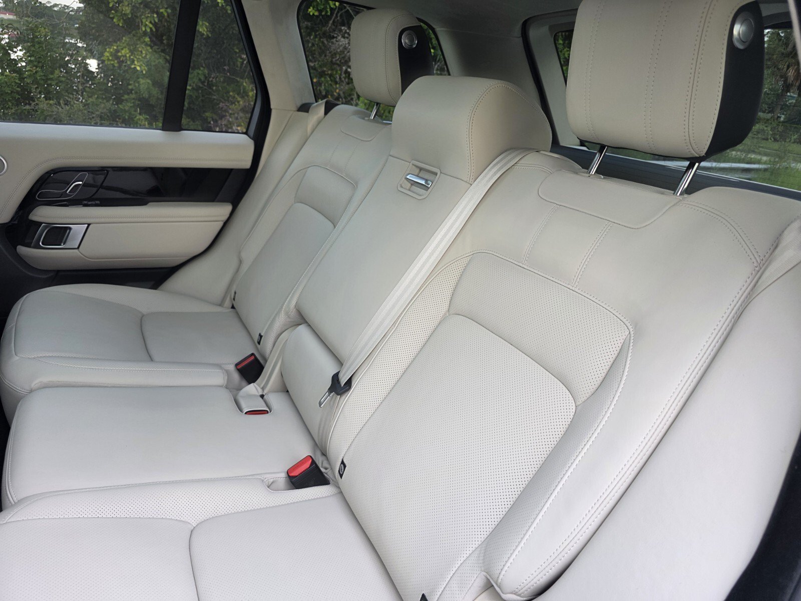 Used 2021 Land Rover Range Rover P525 Westminster Edition AWD/4WD image 16