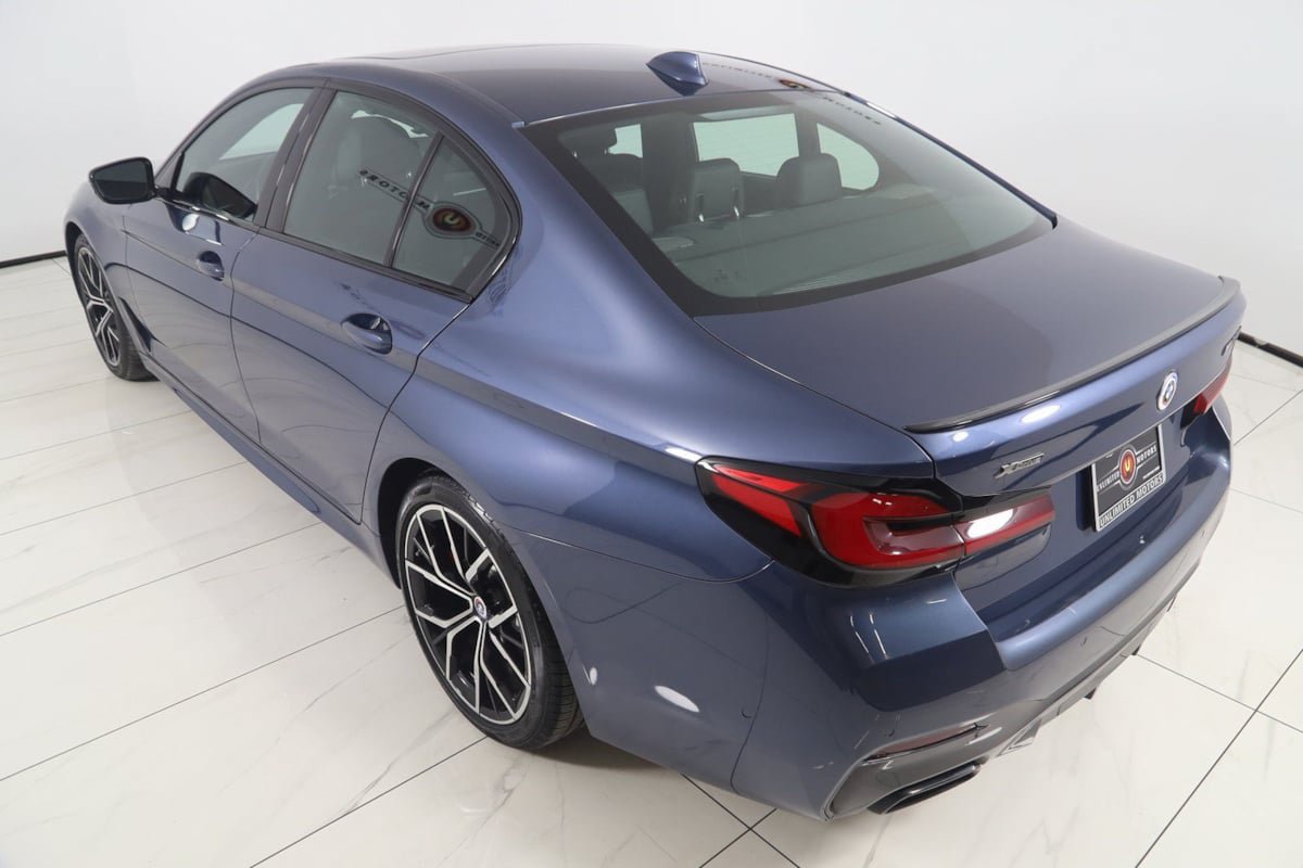 Used 2023 BMW M550i xDrive w/ Executive Package AWD/4WD image 31