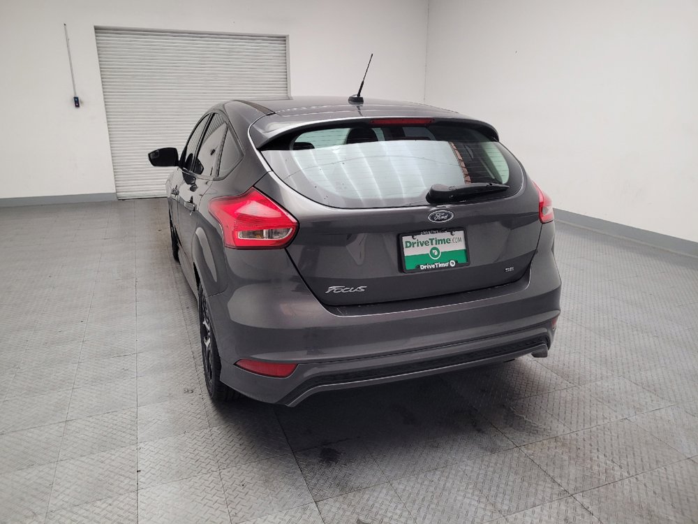 Used 2016 Ford Focus SE w/ SE Sport Package FWD image 6