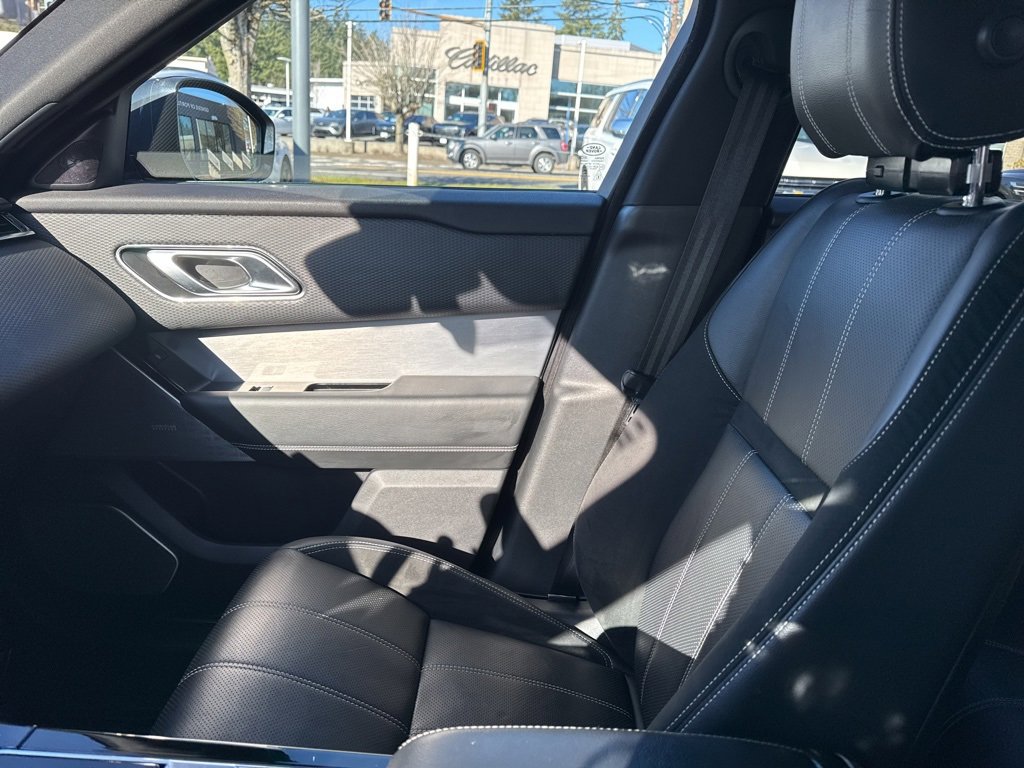 Used 2019 Land Rover Range Rover Velar R-Dynamic SE image 30