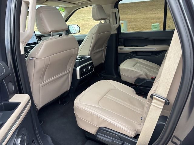 Used 2024 Ford Expedition Limited image 14