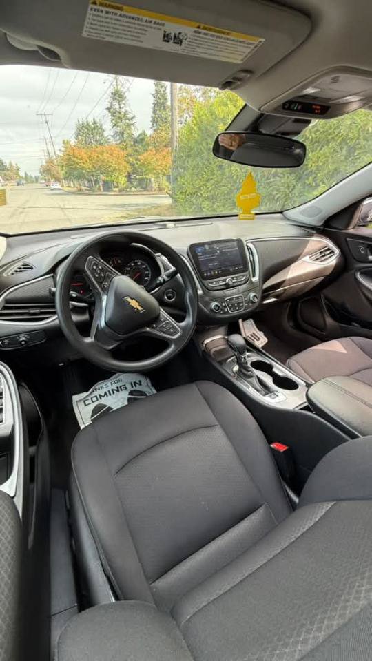 Used 2024 Chevrolet Malibu LT FWD image 9