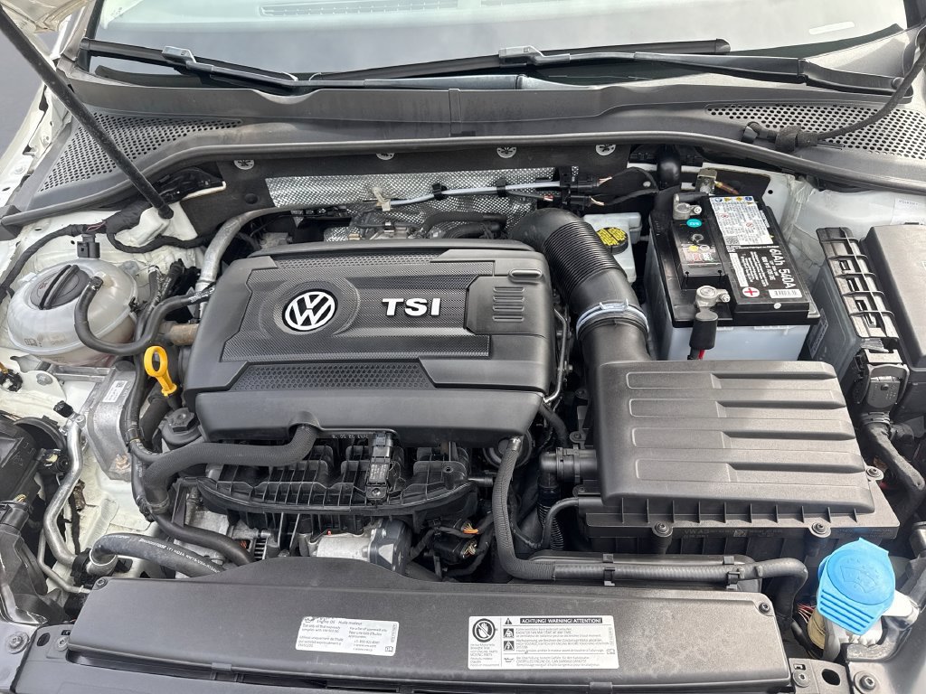 Used 2017 Volkswagen Golf SEL FWD image 18
