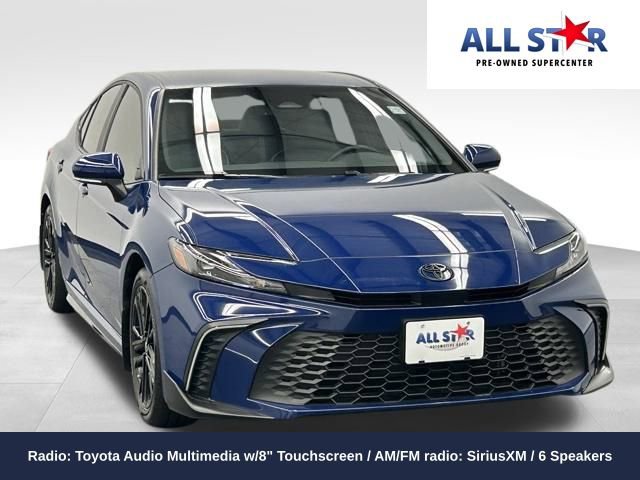 Used 2025 Toyota Camry SE image 1