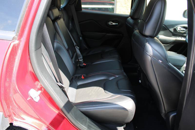 Used 2020 Jeep Cherokee Trailhawk w/ Cold Weather Group AWD/4WD image 20
