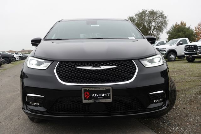 New 2026 Chrysler Pacifica Select video 3