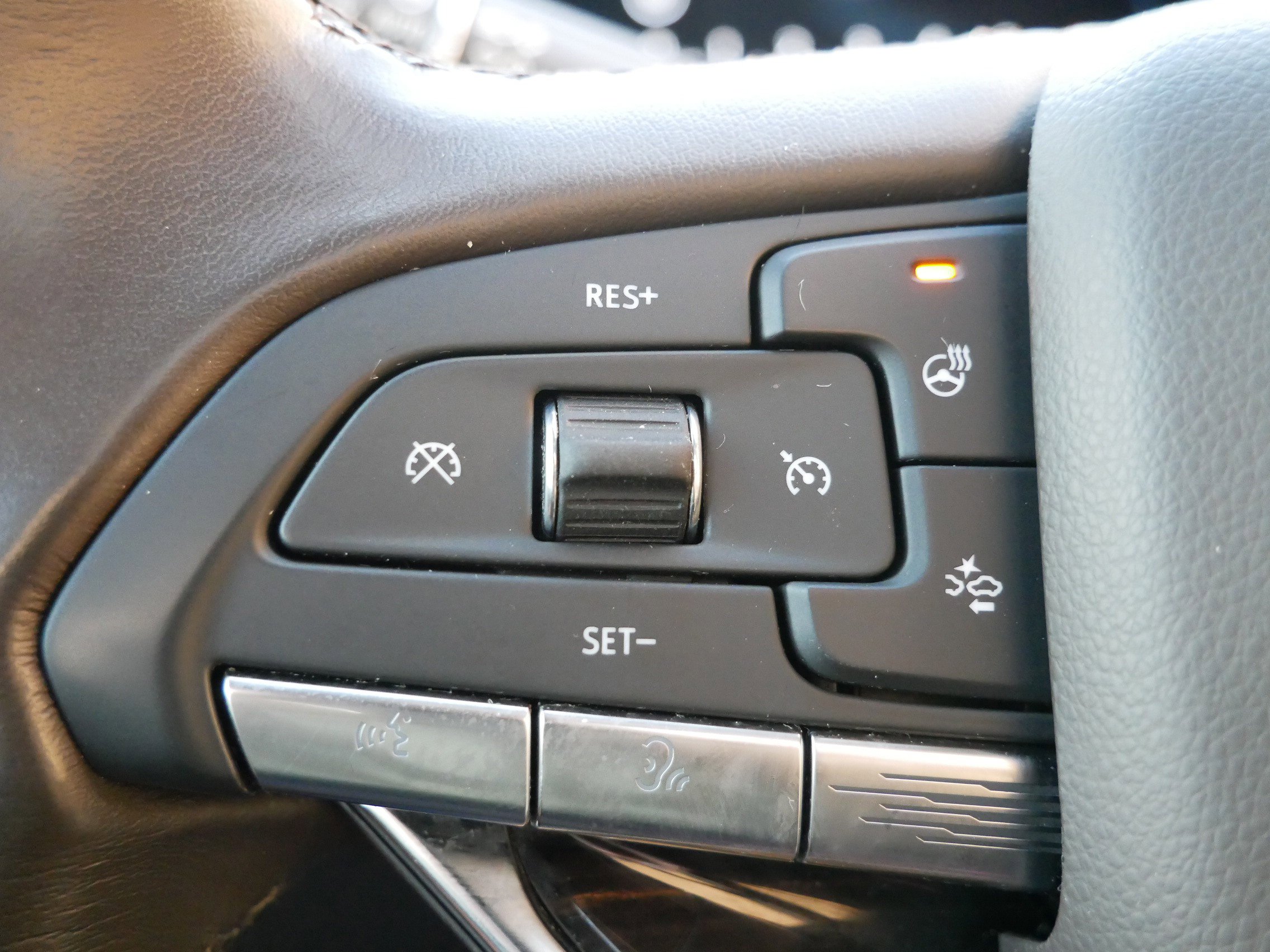 Used 2023 Cadillac Escalade ESV Premium Luxury image 23