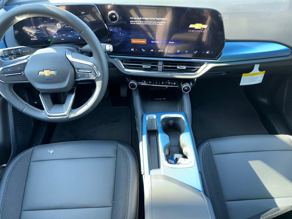 New 2026 Chevrolet Equinox EV LT AWD/4WD image 11