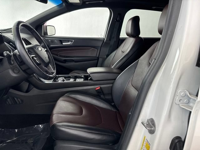 Used 2020 Ford Edge Titanium w/ Equipment Group 301A AWD/4WD image 23