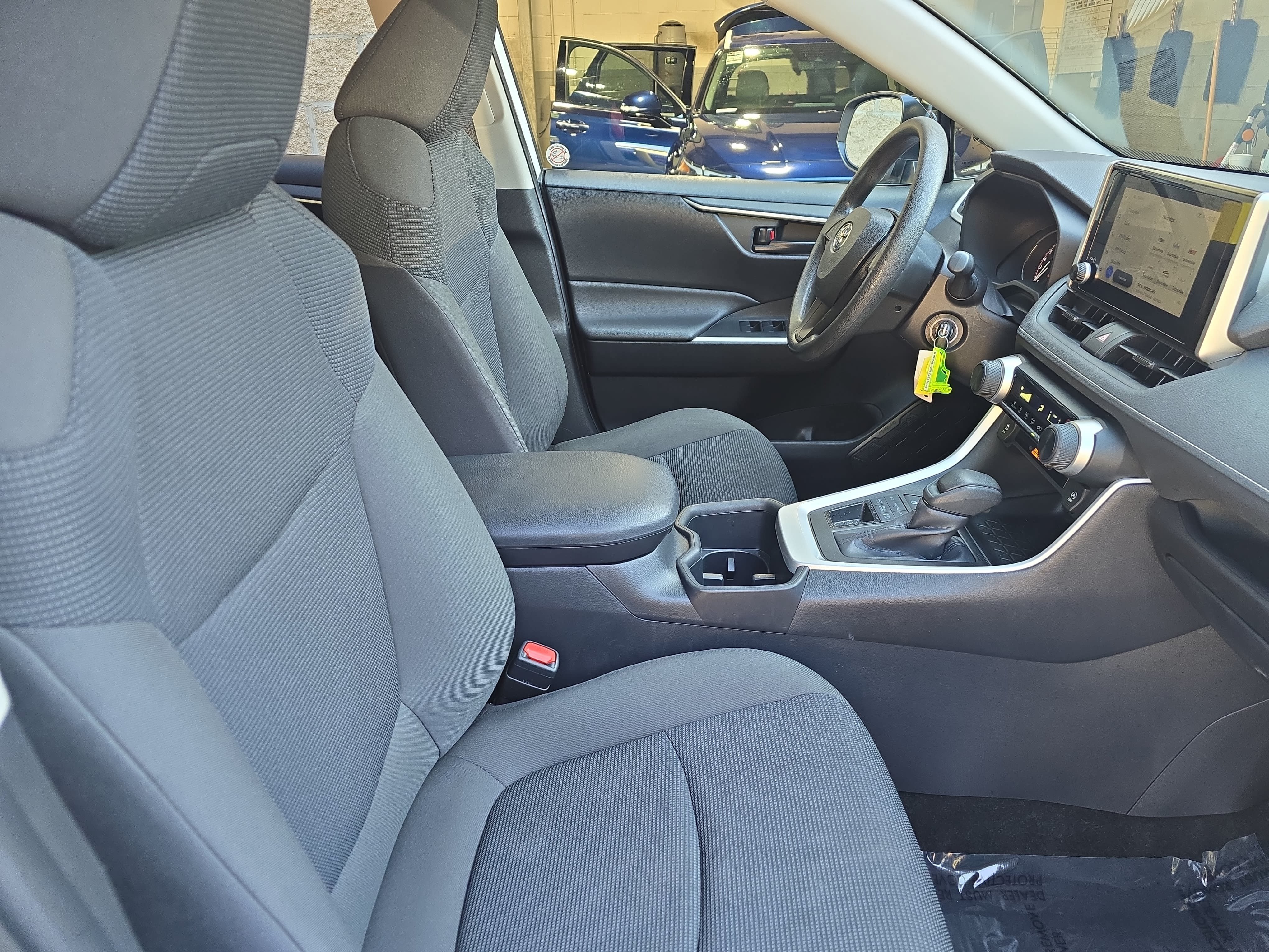 Certified 2025 Toyota RAV4 LE AWD/4WD image 10