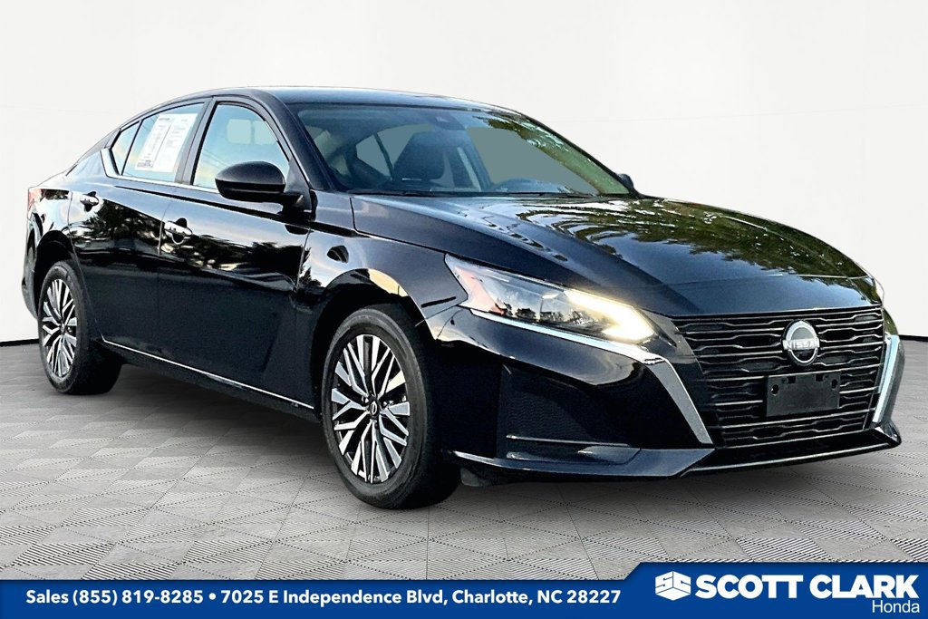 Used 2025 Nissan Altima 2.5 SV AWD/4WD 360° Tour