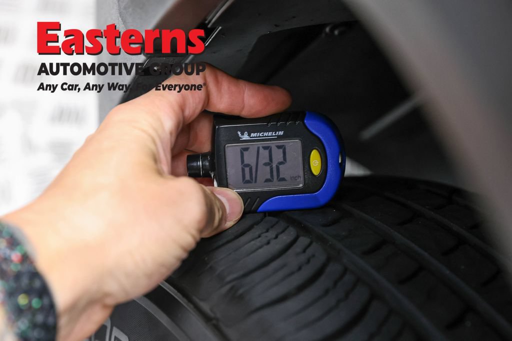 Used 2023 Jeep Renegade Latitude AWD/4WD image 28
