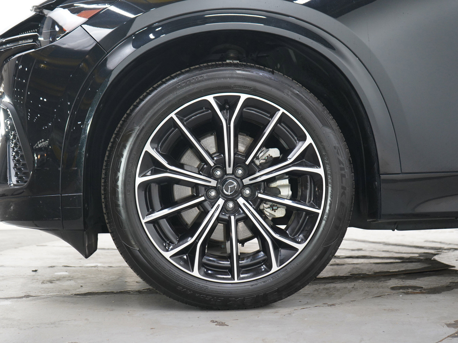 Certified 2025 MAZDA CX-70 3.3 Turbo S w/ Premium Package AWD/4WD image 32