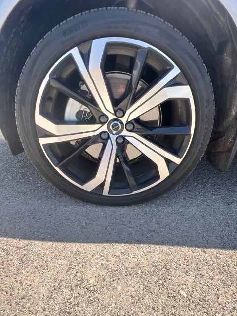 Certified 2025 Volvo XC60 T8 Ultra AWD/4WD image 37