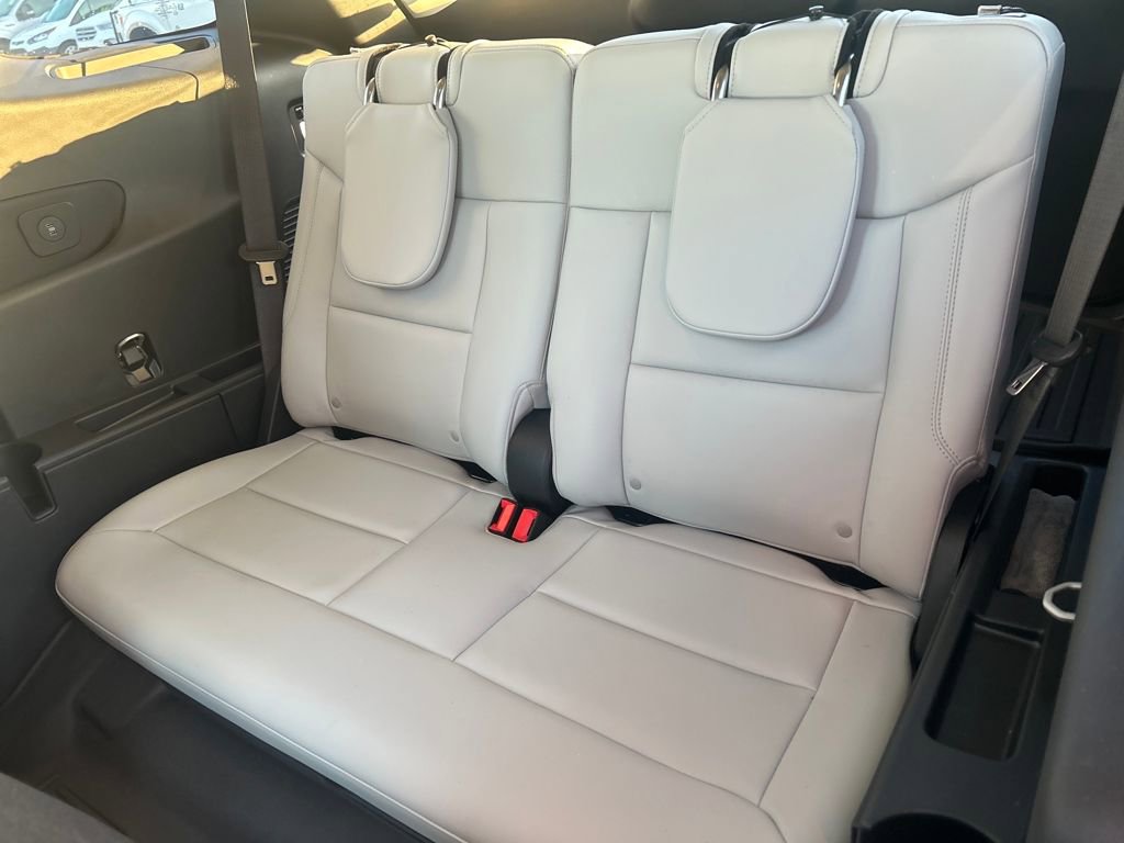 Certified 2025 Ford Explorer Platinum w/ Ultimate Package image 32