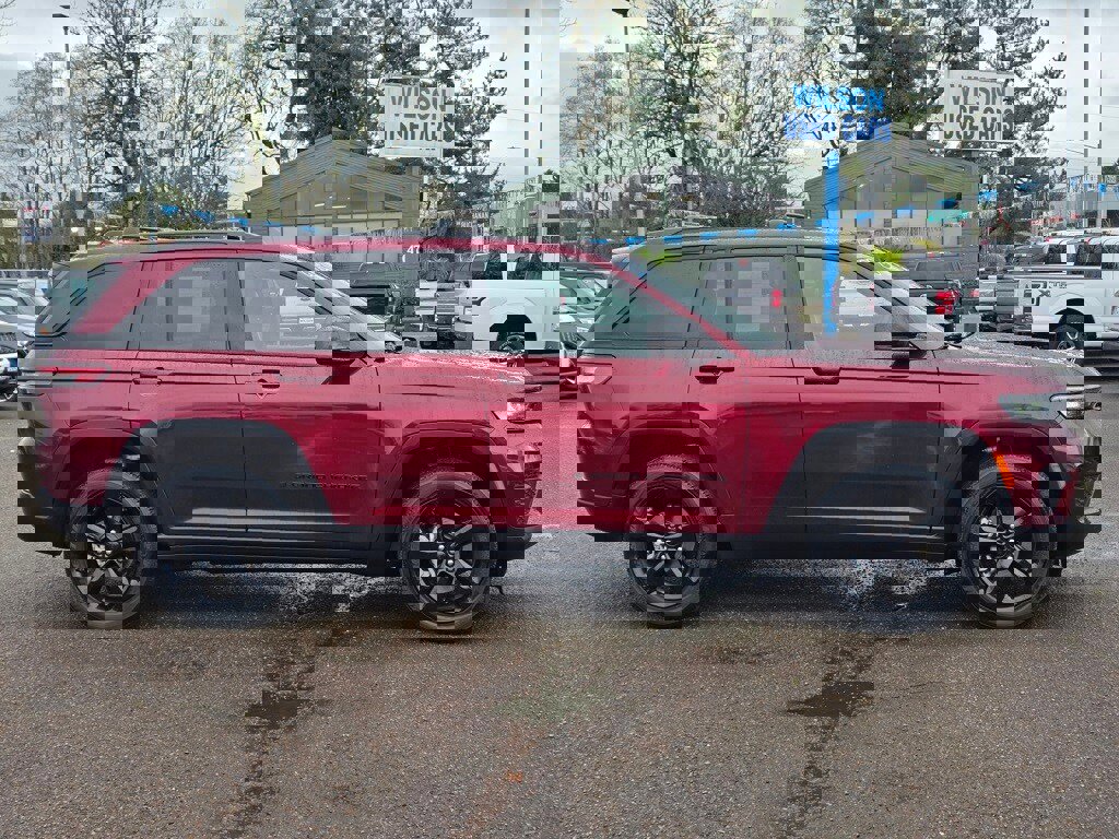 Used 2023 Jeep Grand Cherokee Altitude image 9