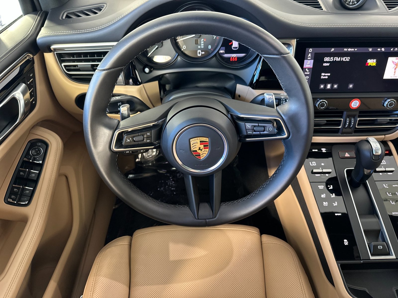 Certified 2026 Porsche Macan AWD/4WD image 16