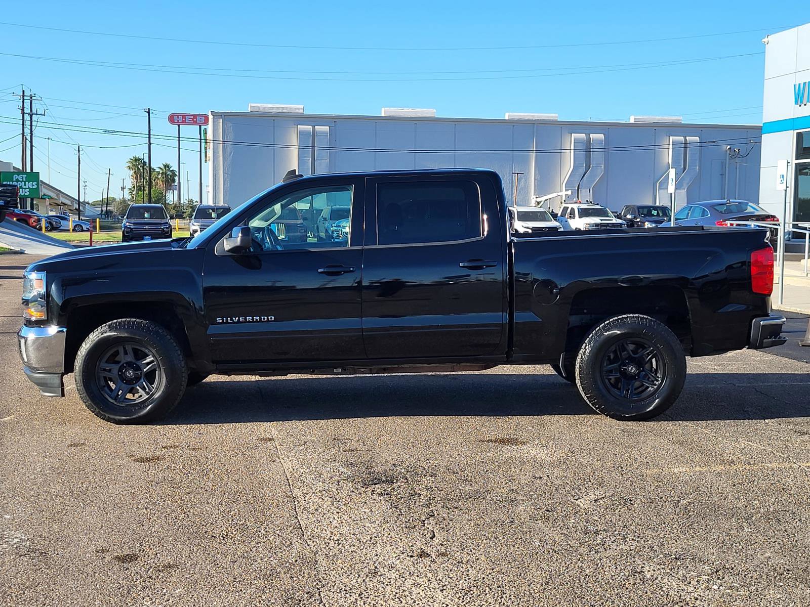 Used 2018 Chevrolet Silverado 1500 LT w/ All Star Edition image 2
