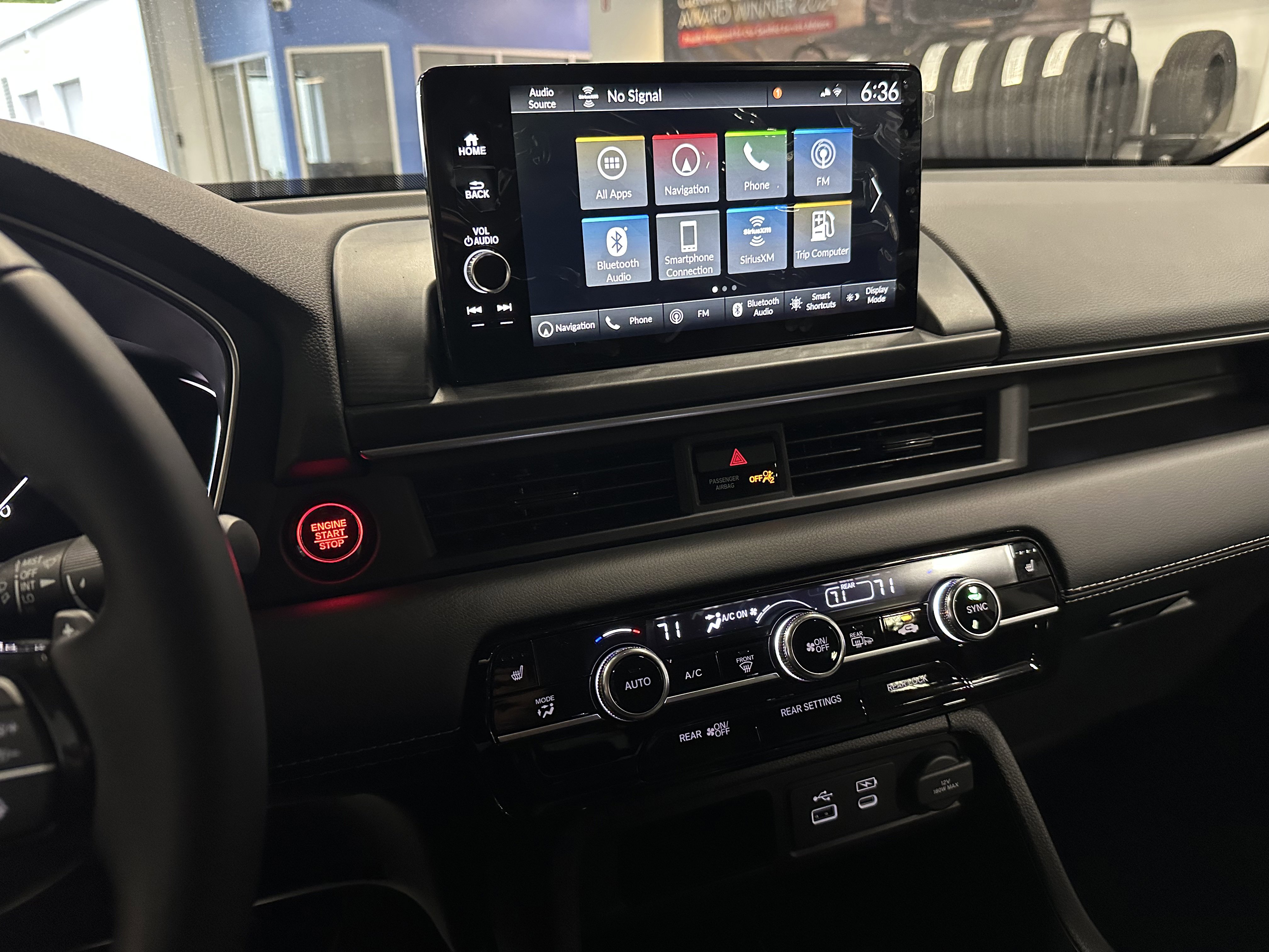 New 2025 Honda Pilot Touring image 11